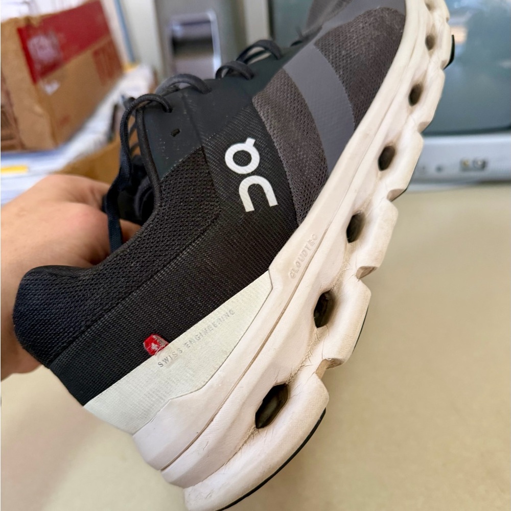 Mens 11 On Cloud Cloudrunner Shoes Eclipse/Frost … - image 9